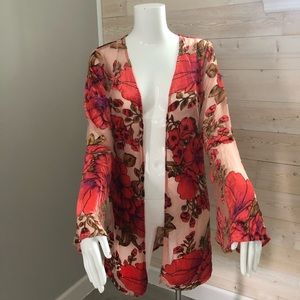En Creme Floral kimono NWT medium